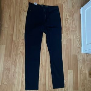 Barely worn authentic YOGA JEANS. Dark rinse, high rise skinny.